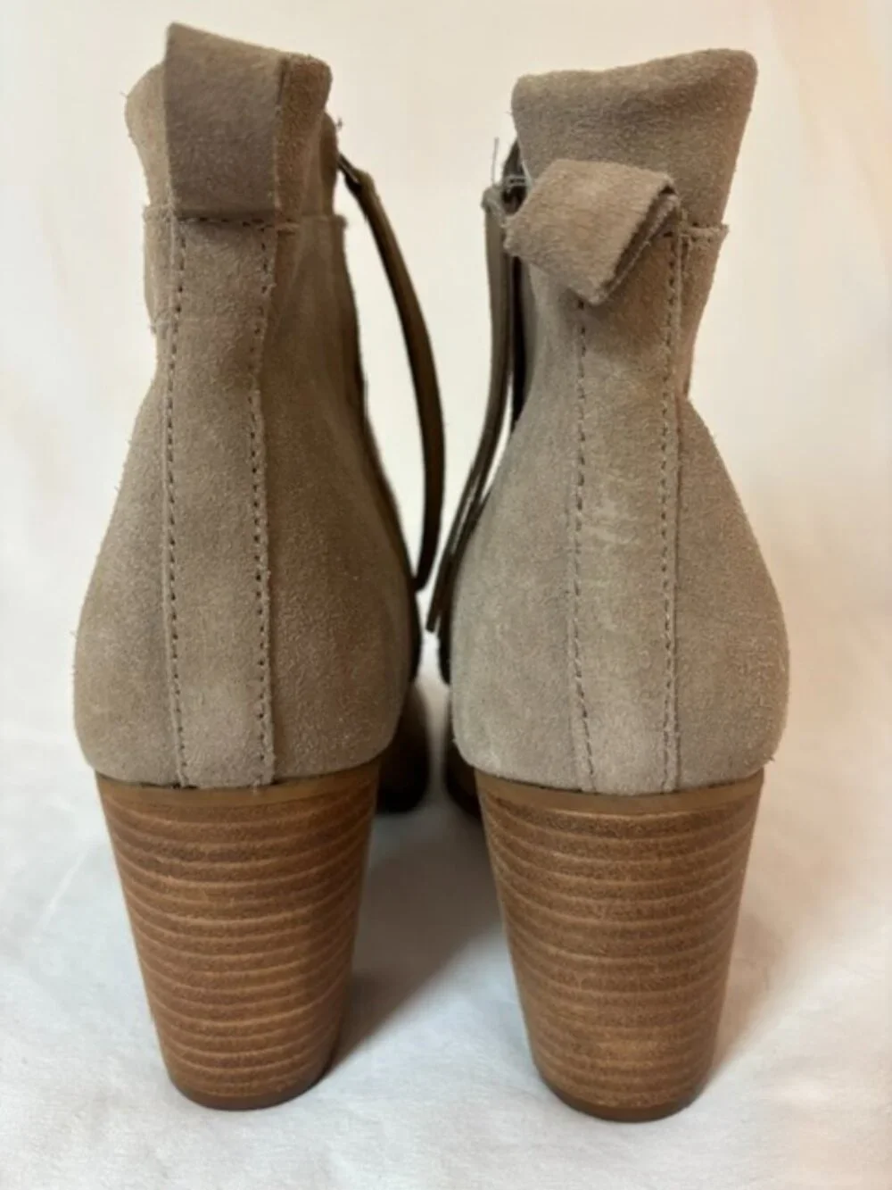 NWOT Toms Lunata Desert Tan Suede Block Heel Ankle Bootie Women's Size 8.5